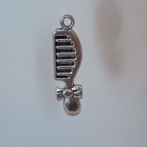 Small Comb Charm